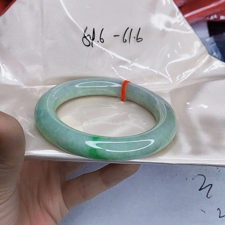 翡翠未镶嵌手镯一图一物实物为准