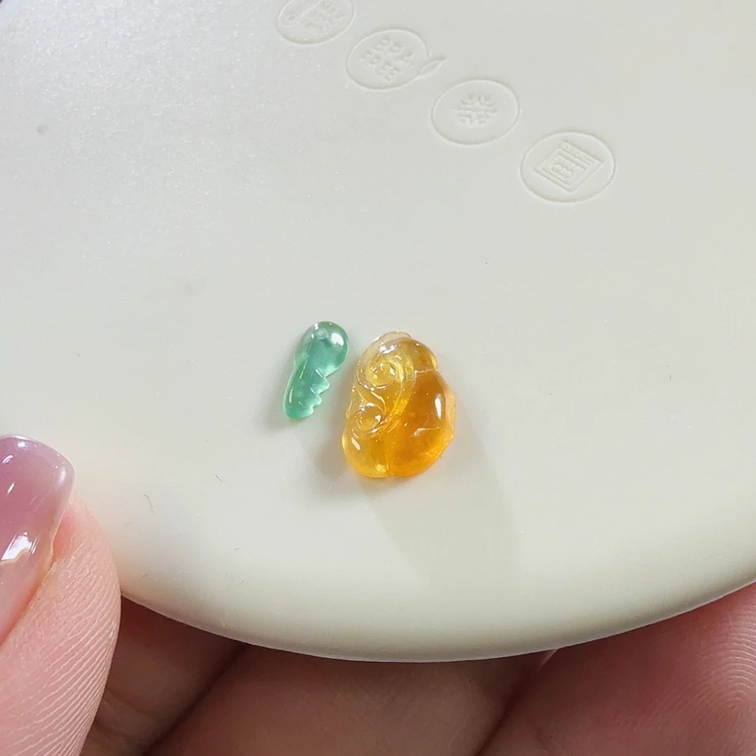 翡翠未镶嵌颈饰裸石