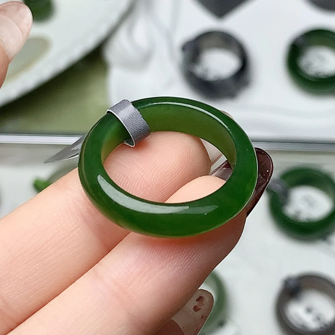 未镶嵌戒指和田玉