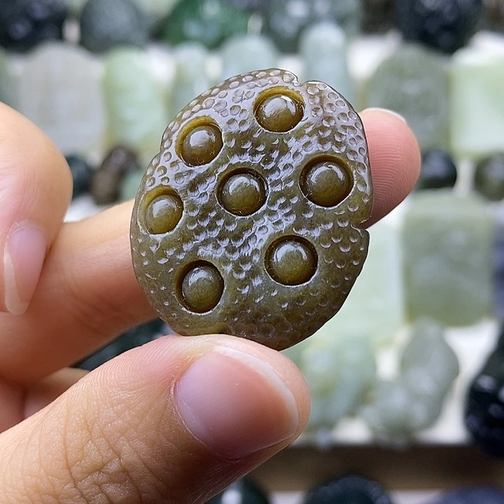 颈饰未镶嵌和田玉