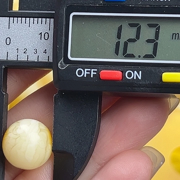 蜜蜡未镶嵌裸石微瑕127