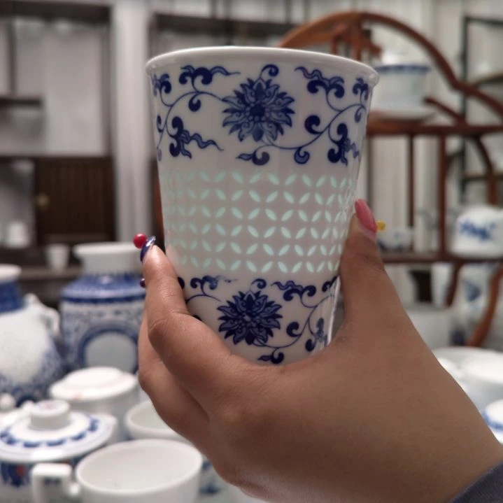 陶瓷缠枝莲可乐杯一个