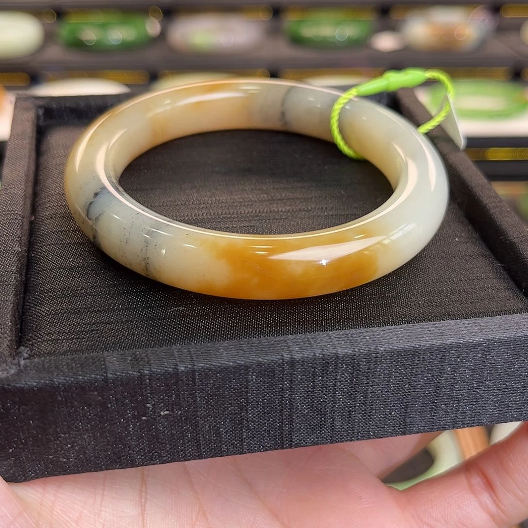 和田玉未镶嵌手镯油糕底糖青花