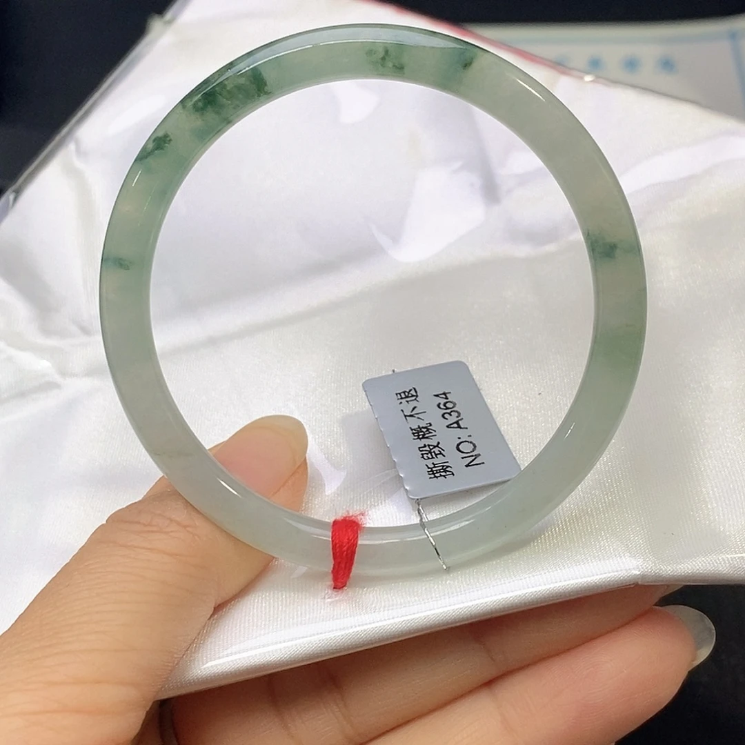 翡翠未镶嵌手镯（圆镯）53