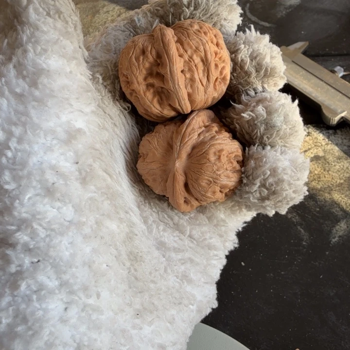 文玩核桃吊坠元宝