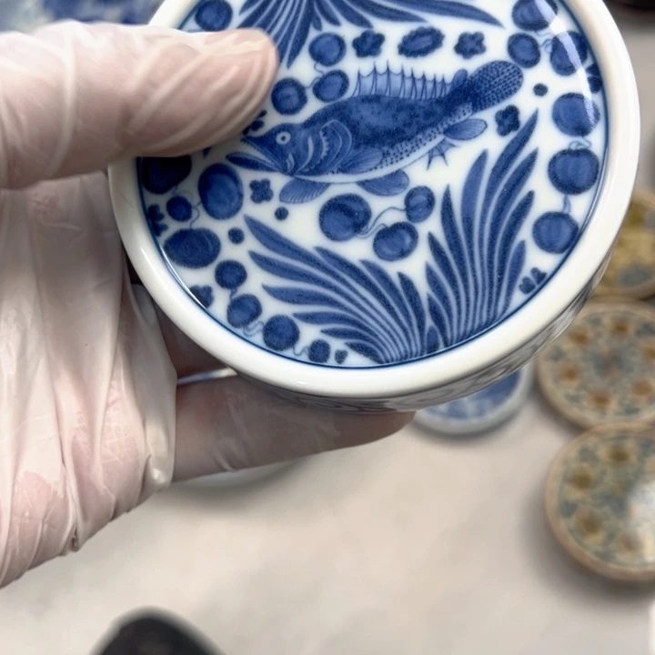 瓷片白青花鱼藻纹实心盖置全品