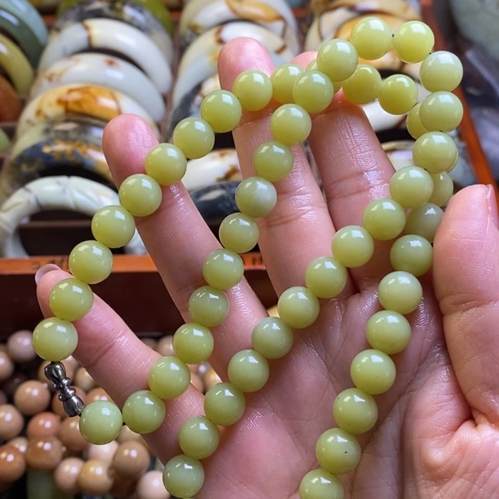 蛇纹石玉项链未镶嵌