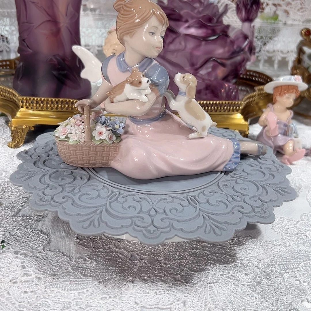 陶瓷0277福利联名款逗狗女孩摆件