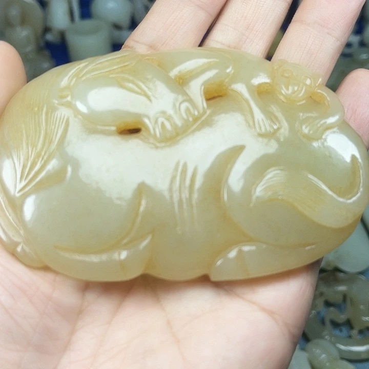 6***7和田玉（青白玉）未镶嵌颈饰