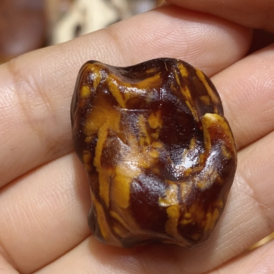 定制琥珀蜜蜡原石