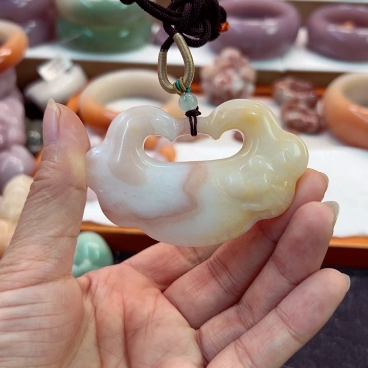 石英岩玉未镶嵌手镯