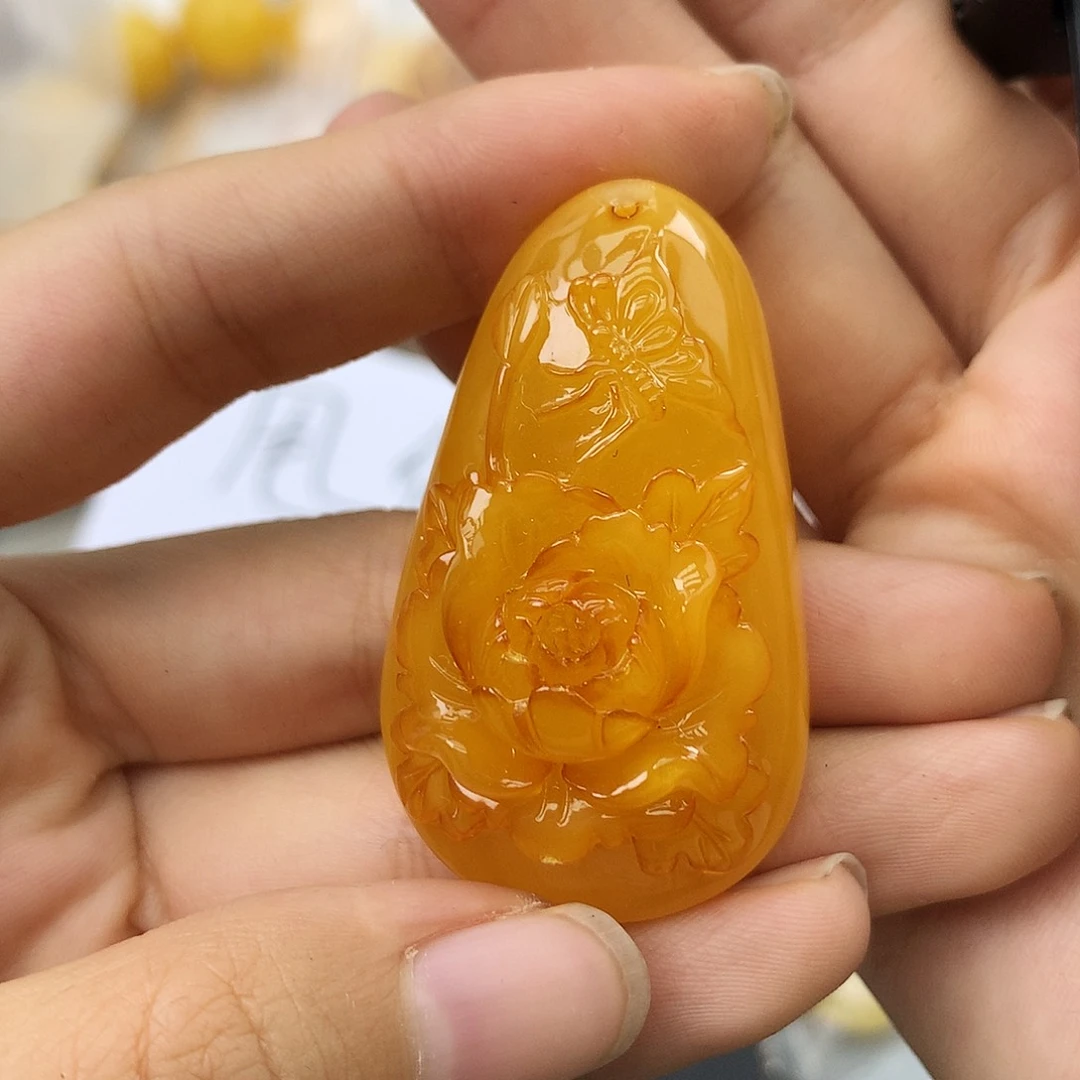 未镶嵌琥珀珠宝奇石