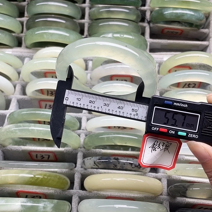 未镶嵌蛇纹石玉手镯134