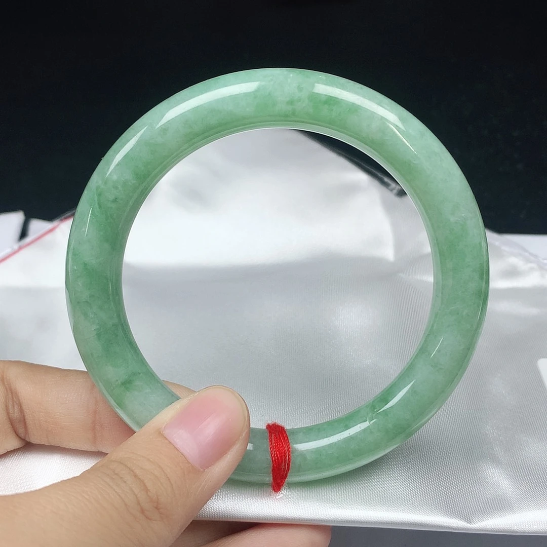 翡翠手镯未镶嵌8019圆