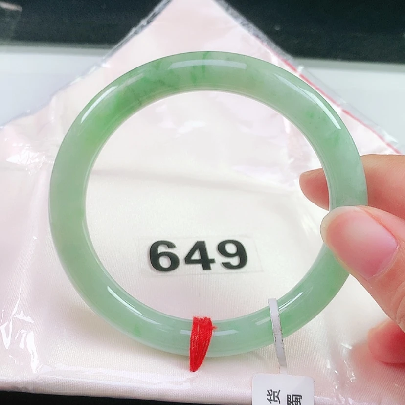 【闪购商品】未镶嵌手镯翡翠