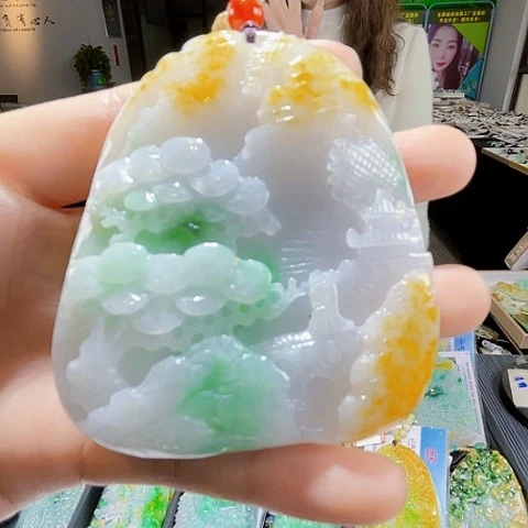 翡翠未镶嵌颈饰翡翠