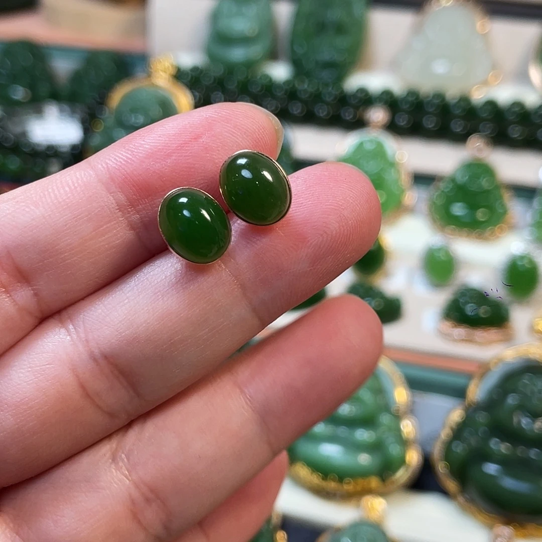 和田玉（碧玉）未镶嵌颈饰辣绿耳钉8*10