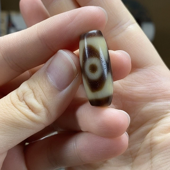 散珠玛瑙/玉髓三眼