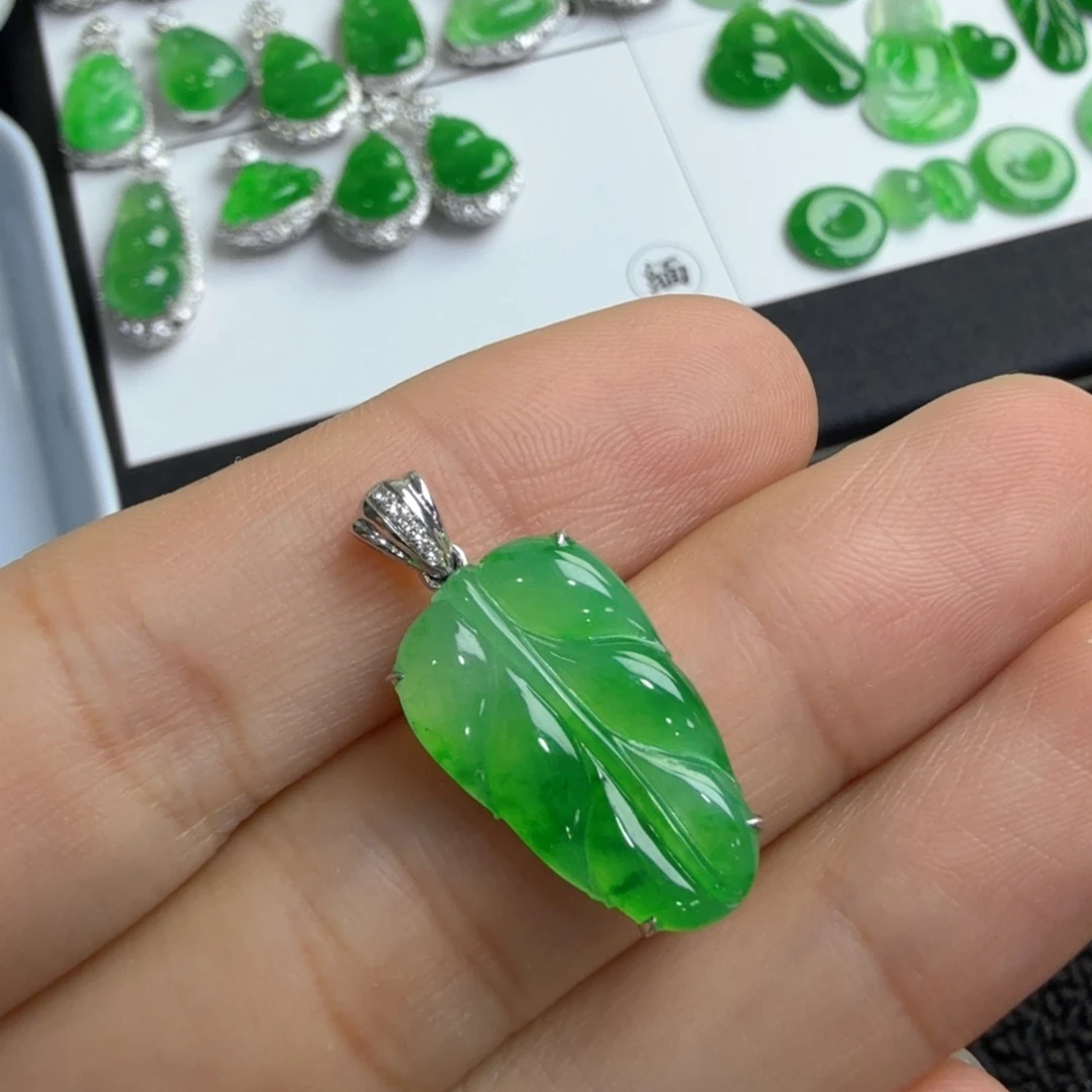 吊坠(不含链)18K金镶嵌翡翠叶子