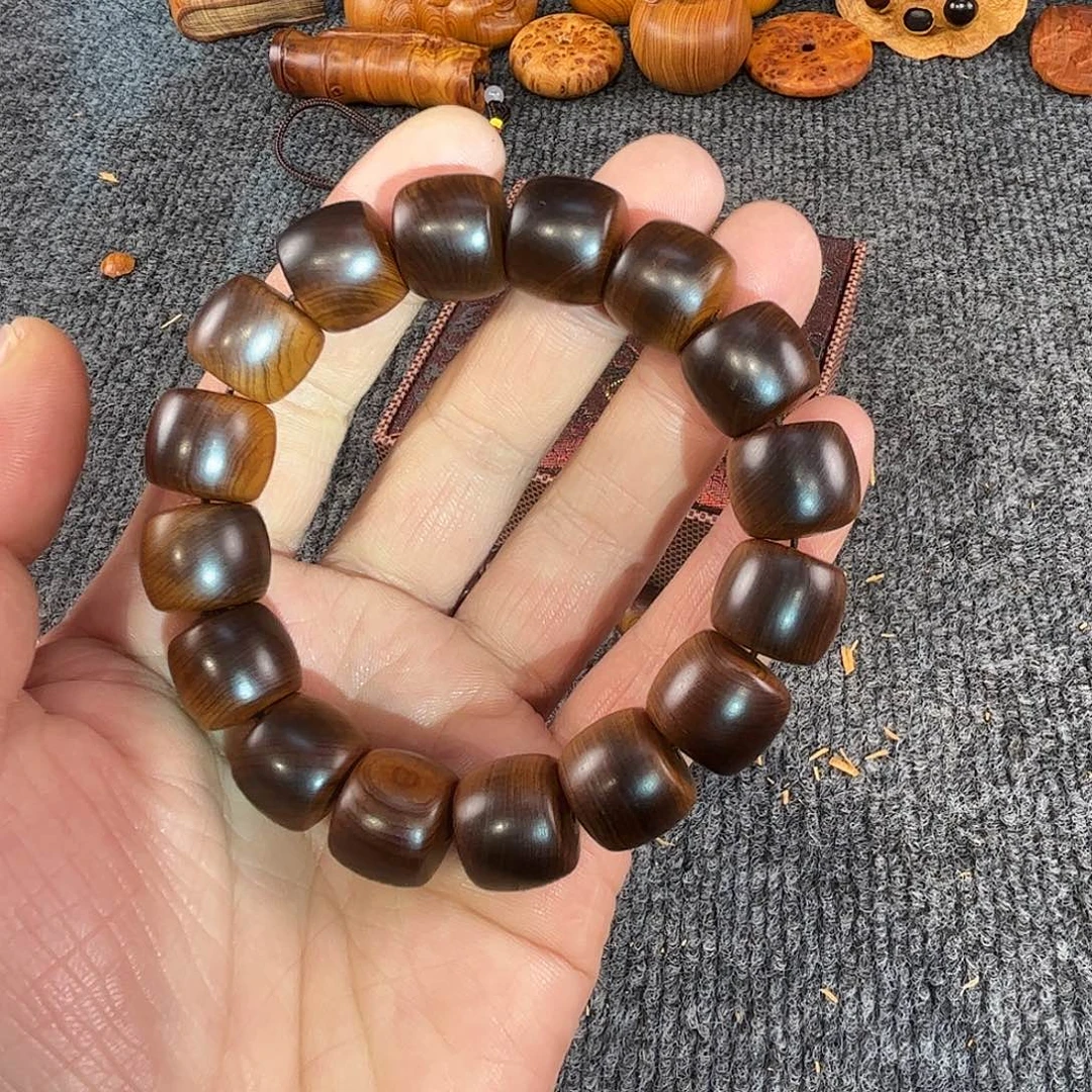 崖柏太行崖柏崖窝天品毕业款干黑油15，奇楠香