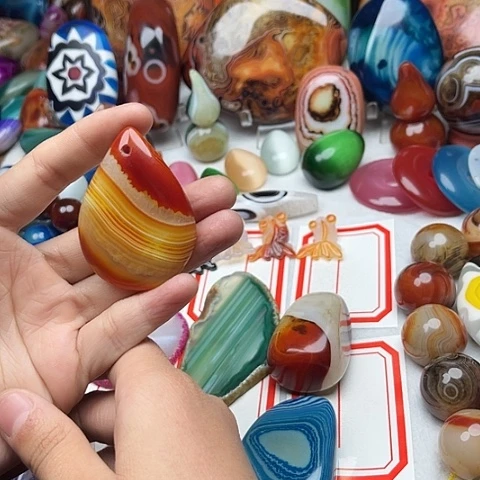 玛瑙/玉髓颈饰未镶嵌