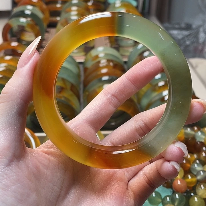 蛇纹石玉未镶嵌手镯62