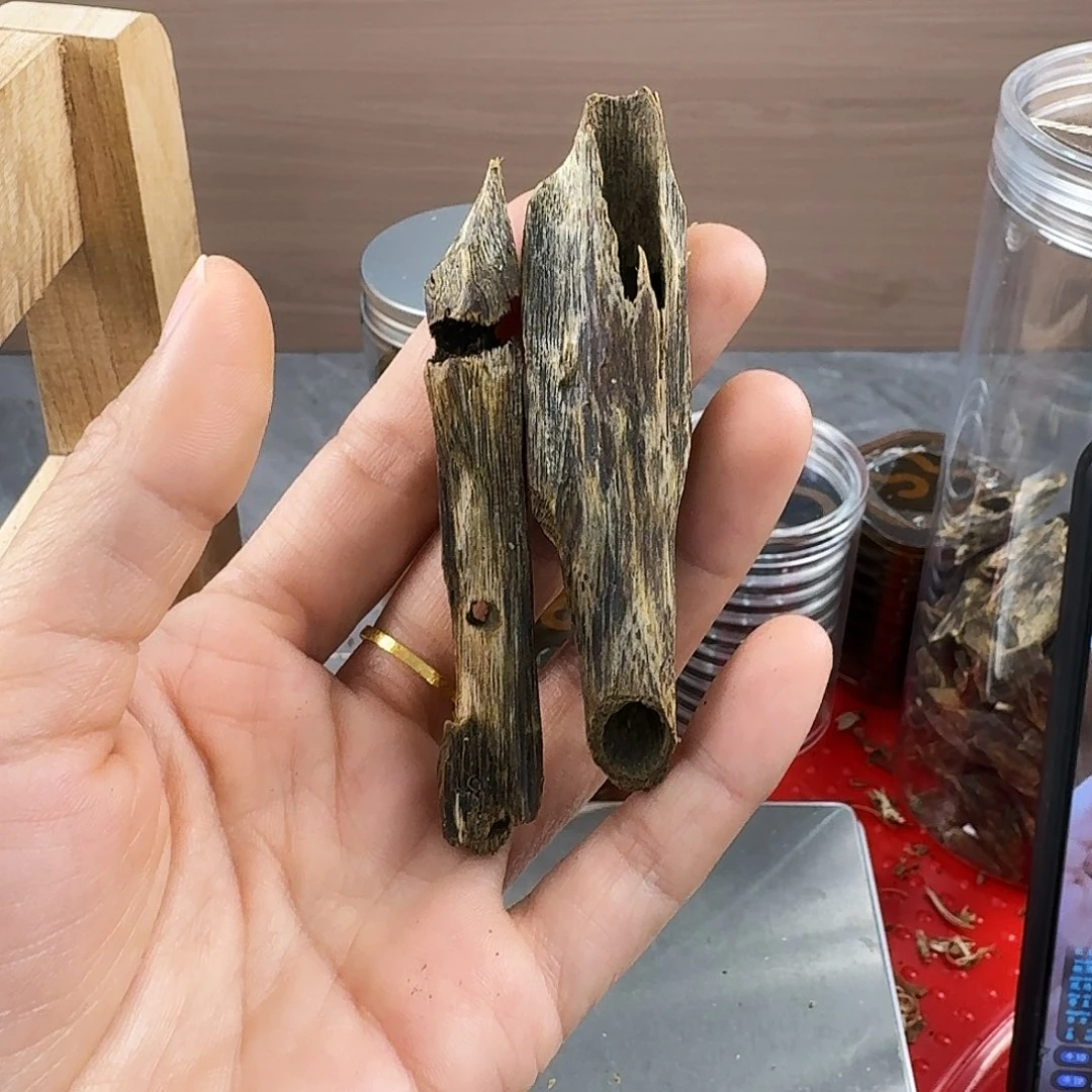 香料绿奇楠虫漏白棋8克