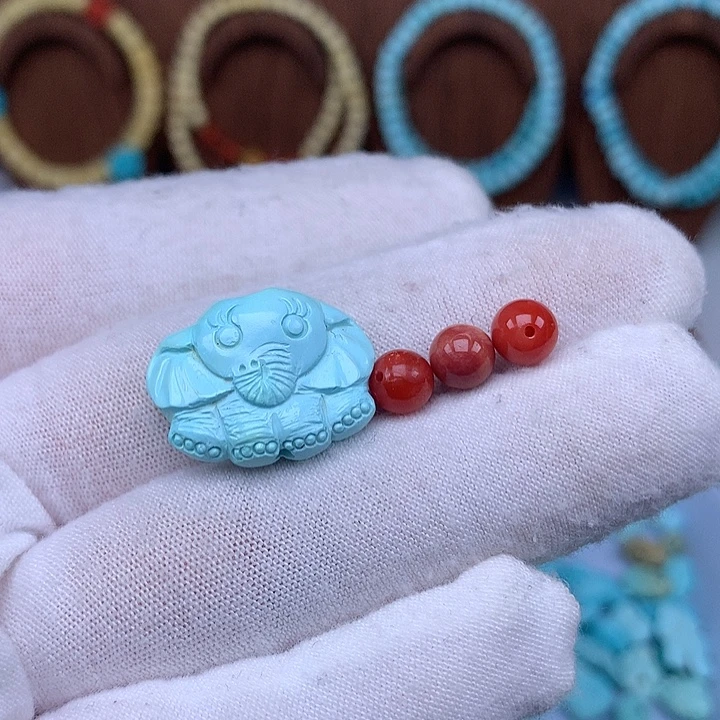 欧***姐南红玛瑙未镶嵌珠宝奇石