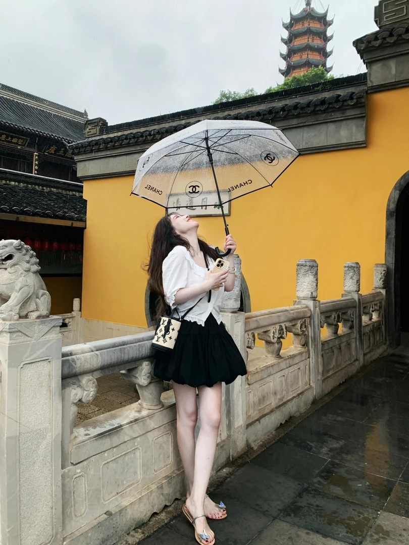 2025夏季新款法式气质设计感短袖衬衫女时尚小众上衣百搭半裙套装