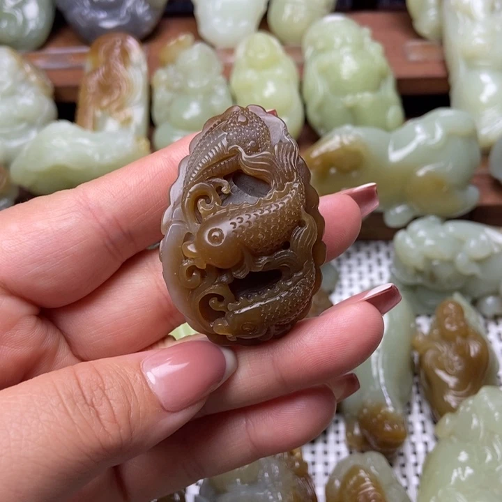 和田玉未镶嵌挂件