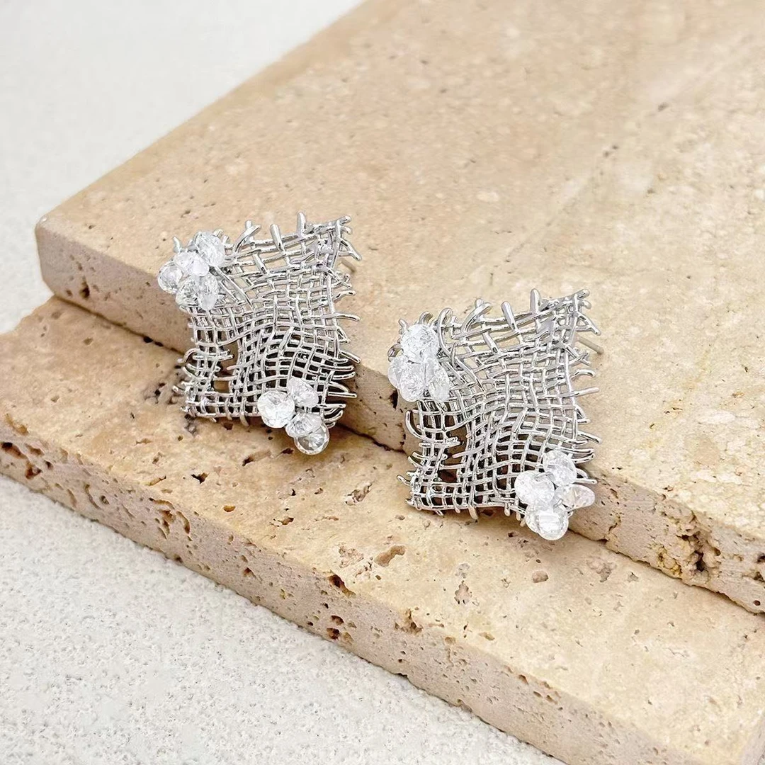 非金属仿水晶耳饰 INS风银色日韩原创设计欧若智性风银色草编碎珠