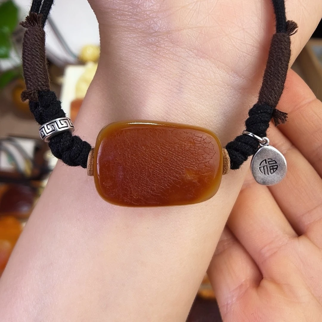 琥珀珠宝奇石未镶嵌，