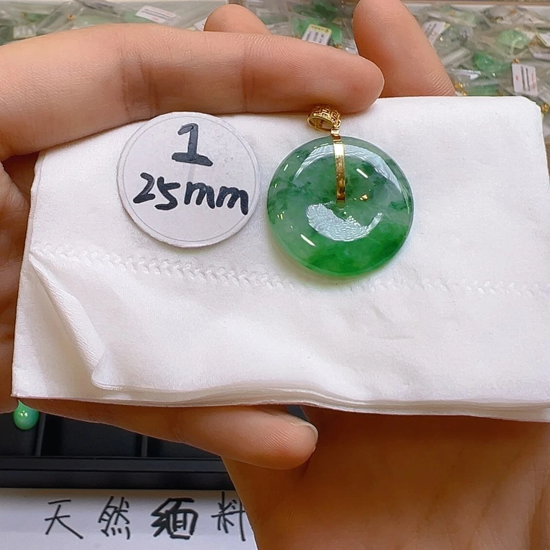 翡翠颈饰18K金镶嵌翡翠