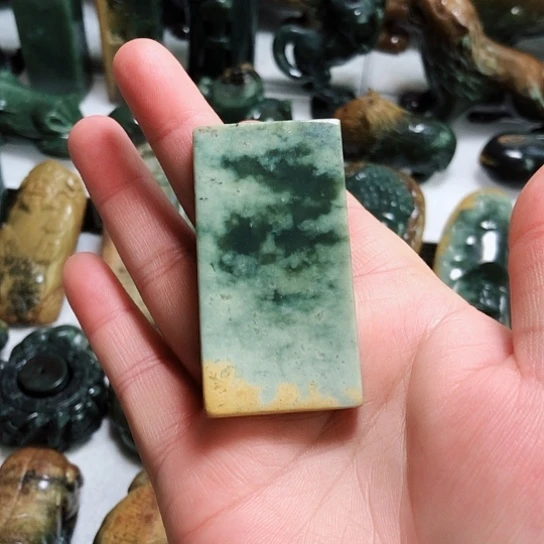 岫岩河磨玉（透闪石质玉）挂件未镶嵌