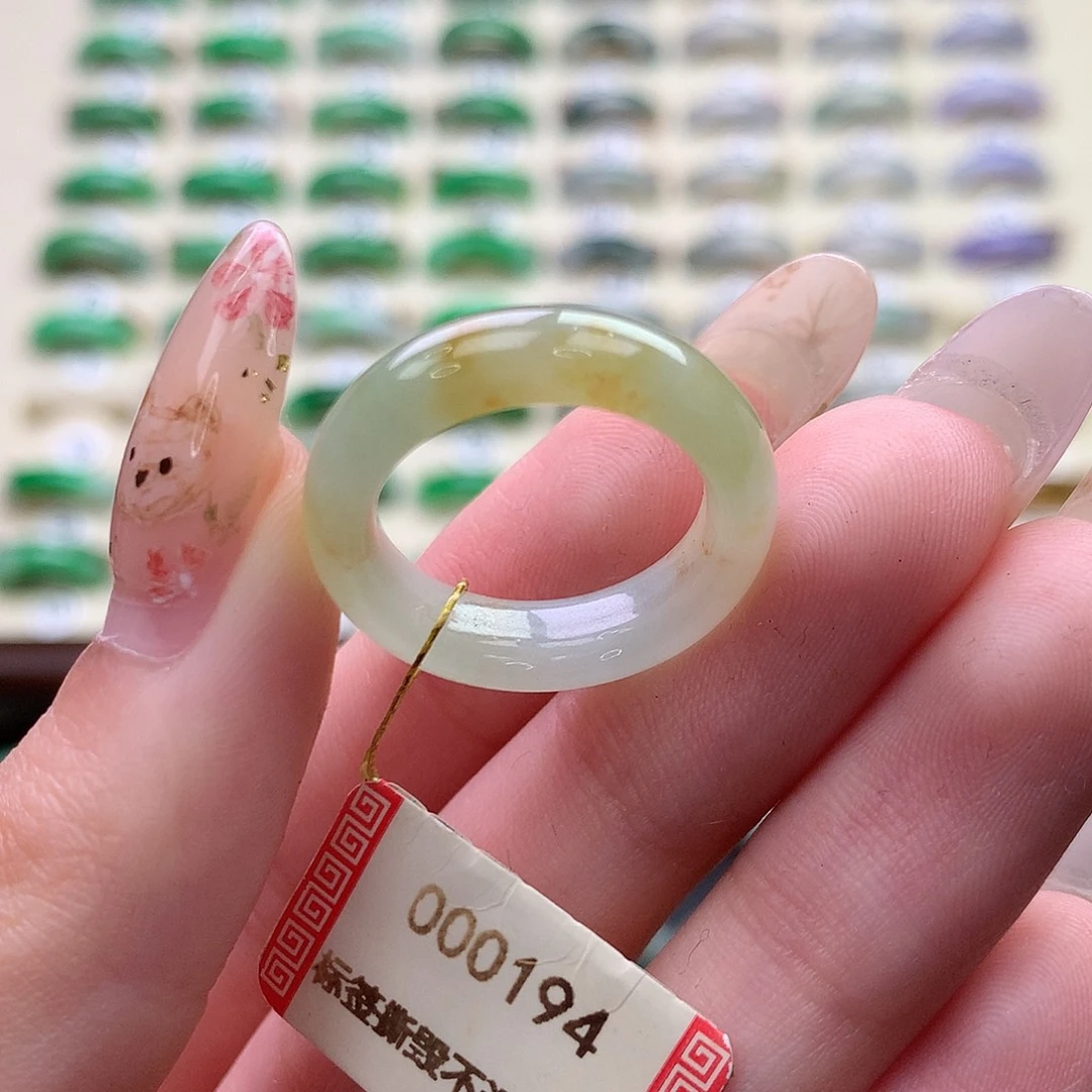 翡翠未镶嵌戒指港13