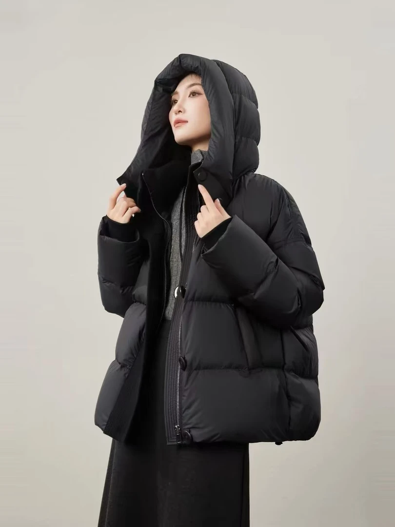 羽绒服黑色冬季女款短款2025新款时尚百塔洋气连帽跳舞衣服保暖