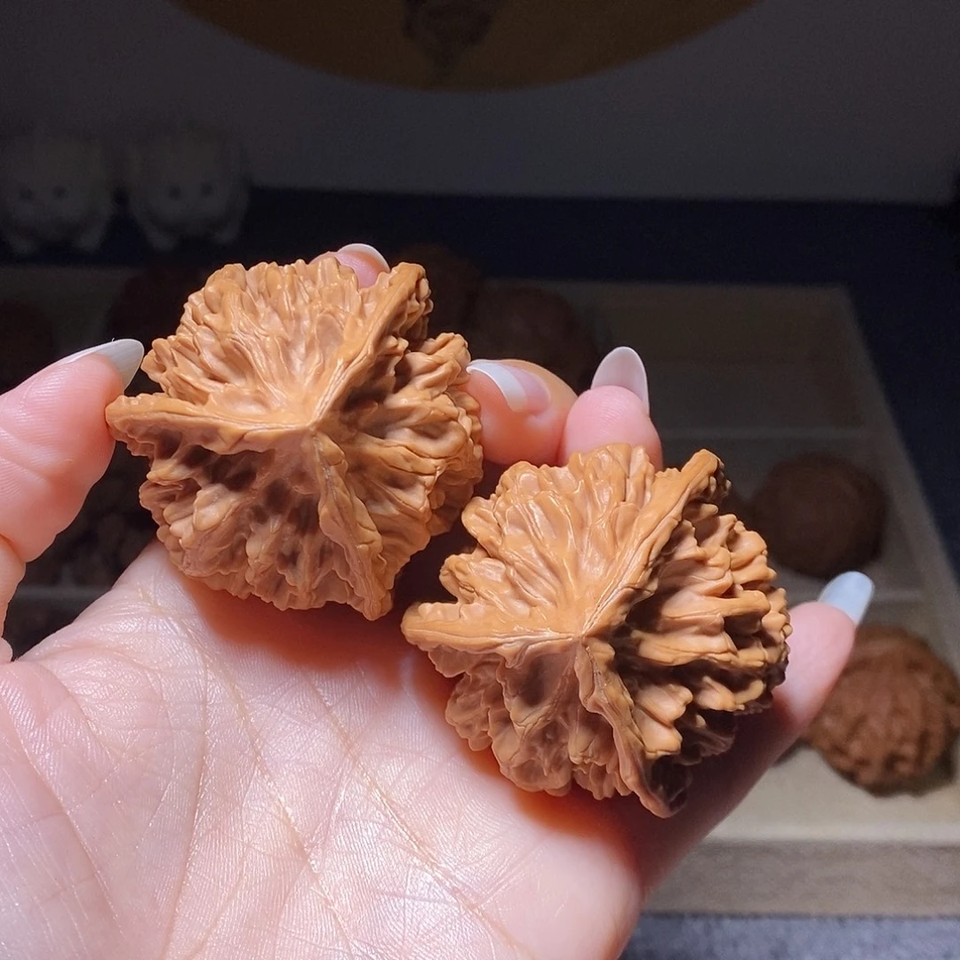 文玩核桃把件帝王大奔48左右