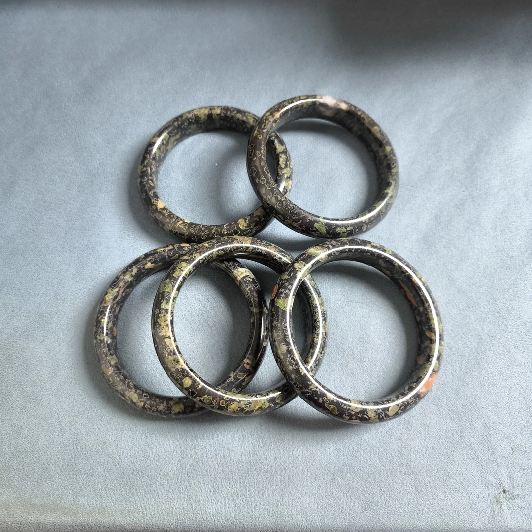 天然梅花玉 正镯 手镯 图片为参考图 发一