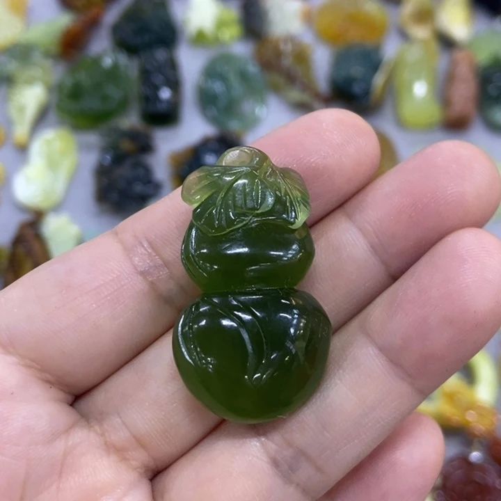 未镶嵌蛇纹石玉挂件