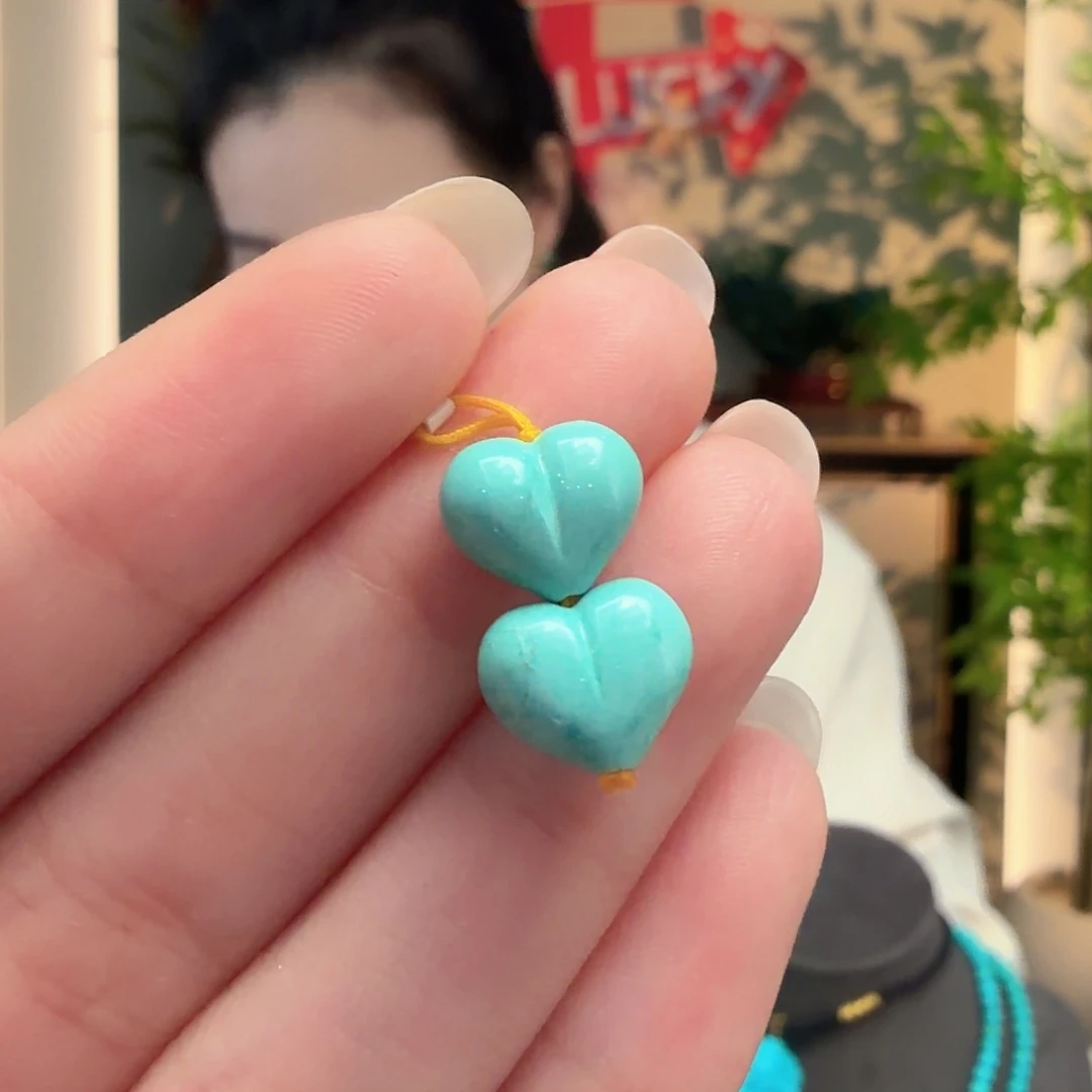 绿松石未镶嵌颈饰