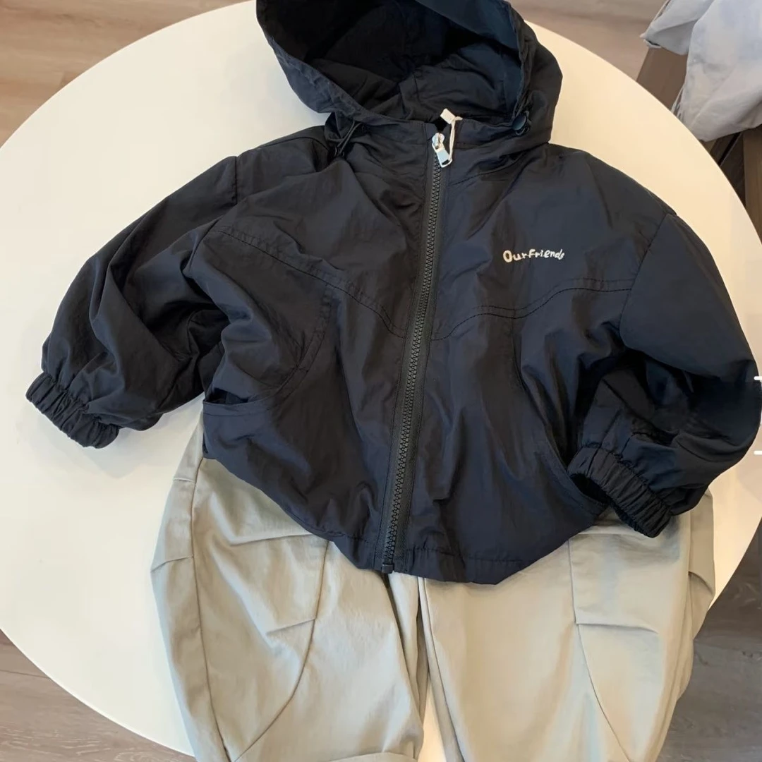 2025儿童春款男女童纯色连帽风衣宝宝日系潮牌口袋冲锋衣