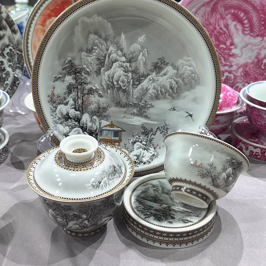 瓷片景德镇瓷器精品陈列