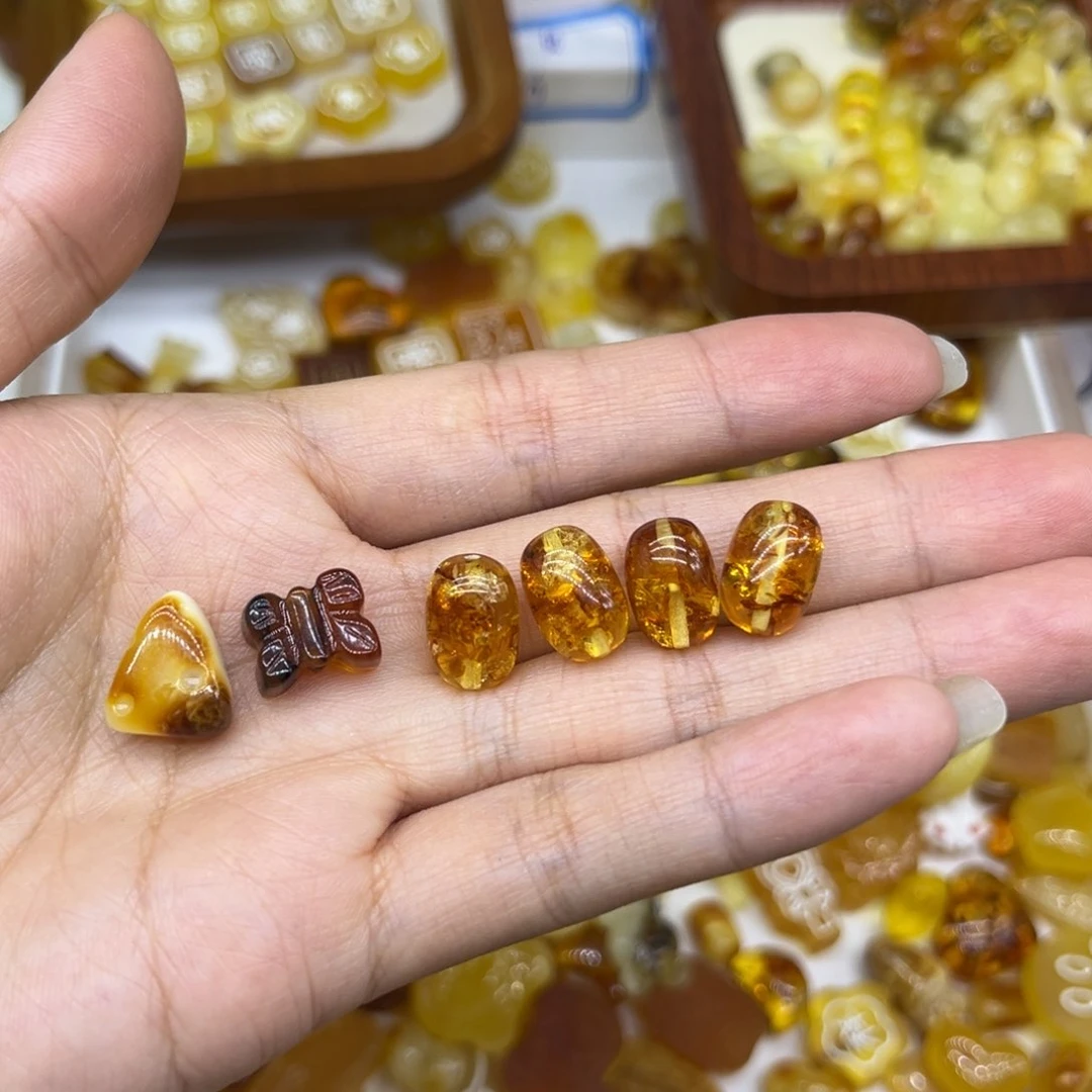 琥珀裸石未镶嵌面***酱琥珀