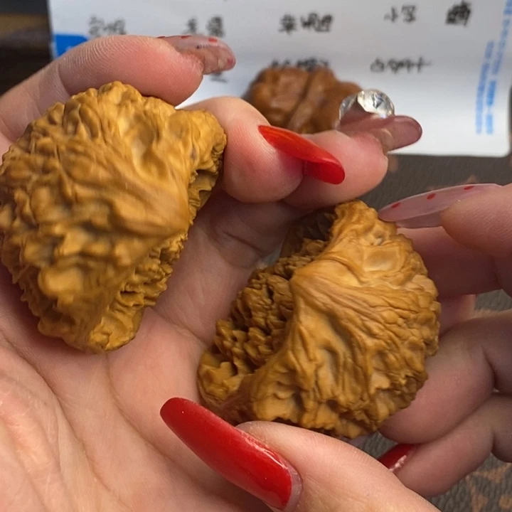 文玩核桃吊坠蛇王聚宝盆