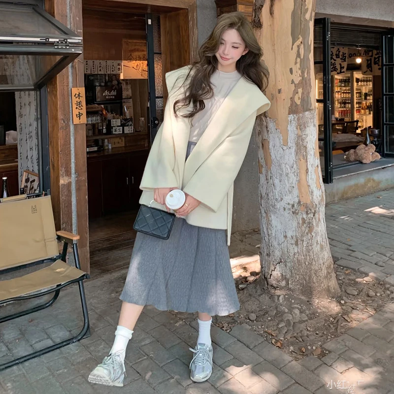 白色短款毛呢外套女款爆款2025新款连帽洋气上档次双面呢子大衣