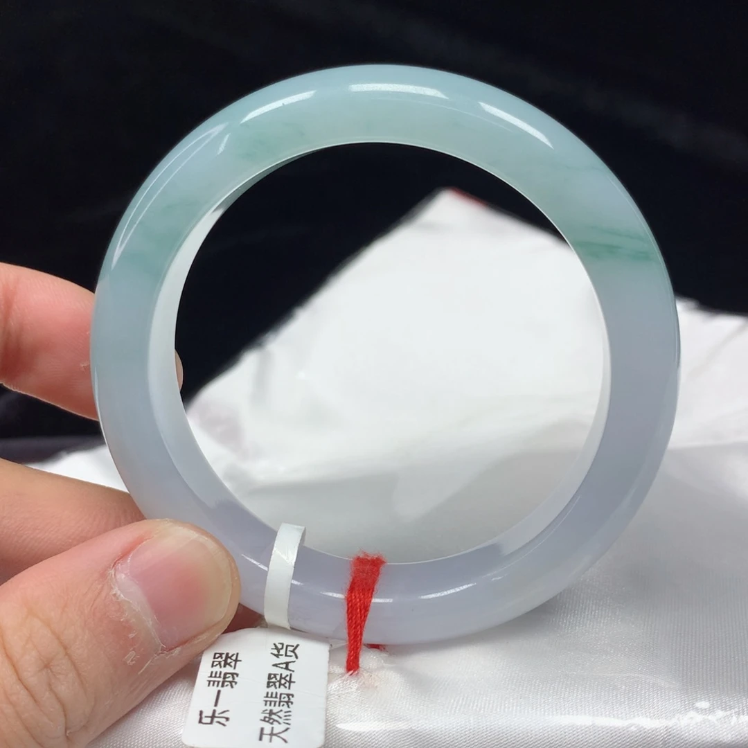 翡翠手镯（圆镯）未镶嵌53.6