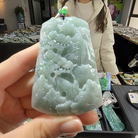 翡翠未镶嵌颈饰翡翠