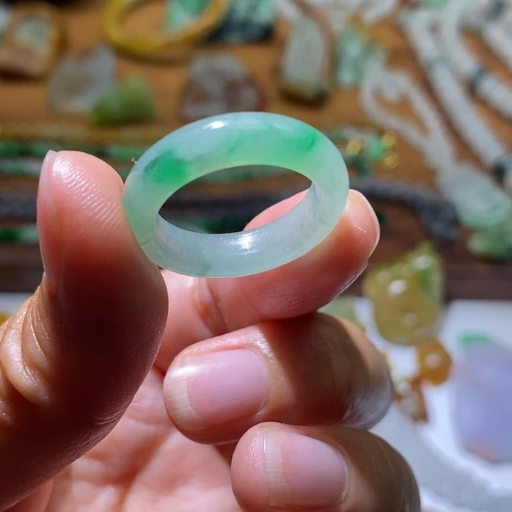 小***哥定制翡翠未镶嵌毛货