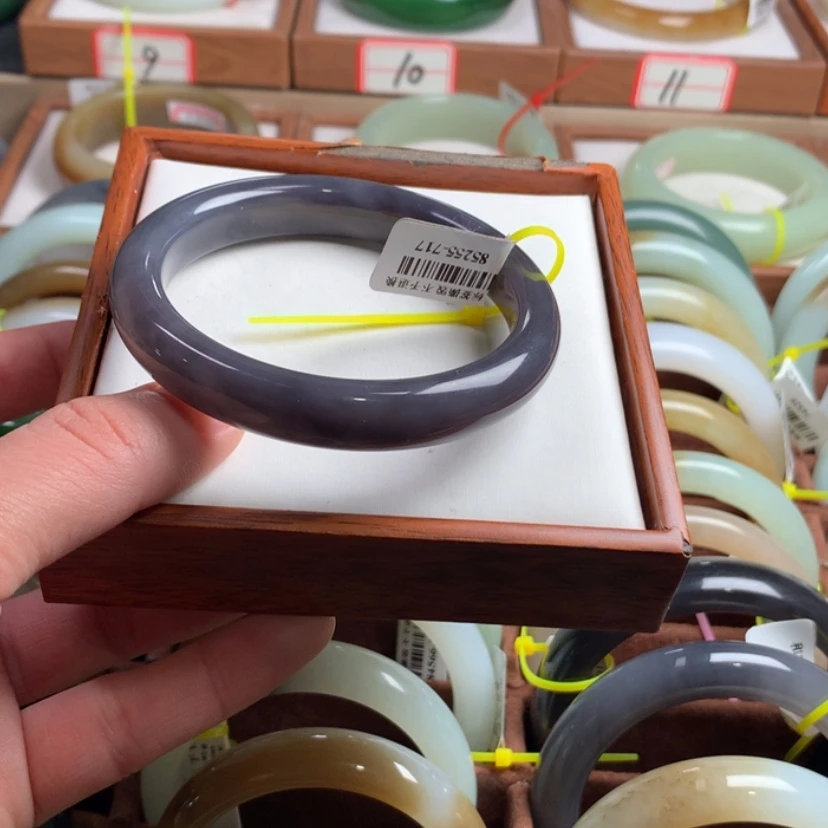 【闪购商品】和田玉手镯未镶嵌58