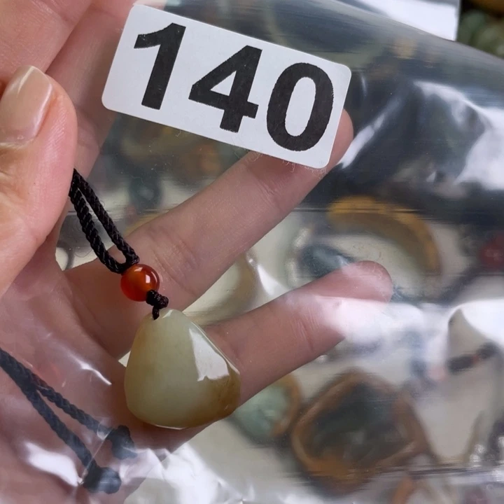 岫岩河磨玉（透闪石质玉）手把件未镶嵌